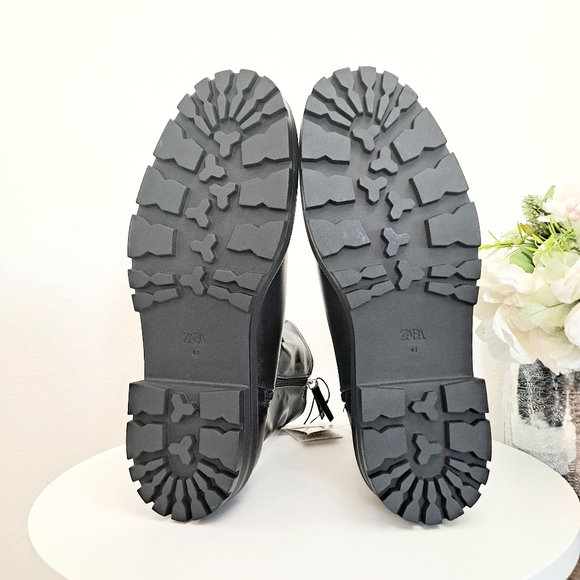 Zara low heeled lug sole black ankle boots Booties - Picture 12 of 15
